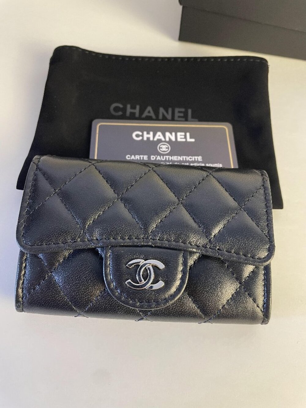 🧡CHANEL Classic Flap Caviar Skin Card HolderO-Card Holder with Silver CC Logo🧡
